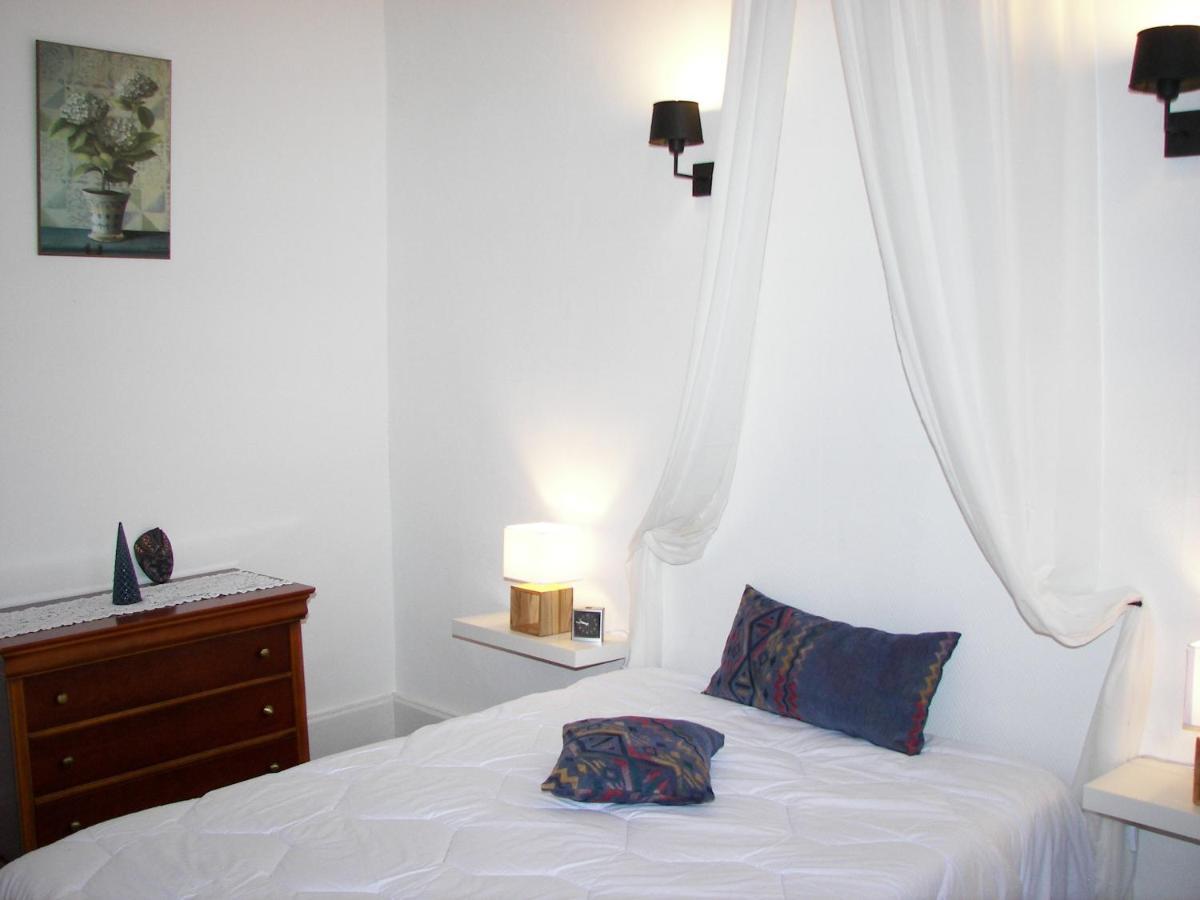 Bed and Breakfast Domaine Du Noble Saint-Jean-de-Thurac Esterno foto