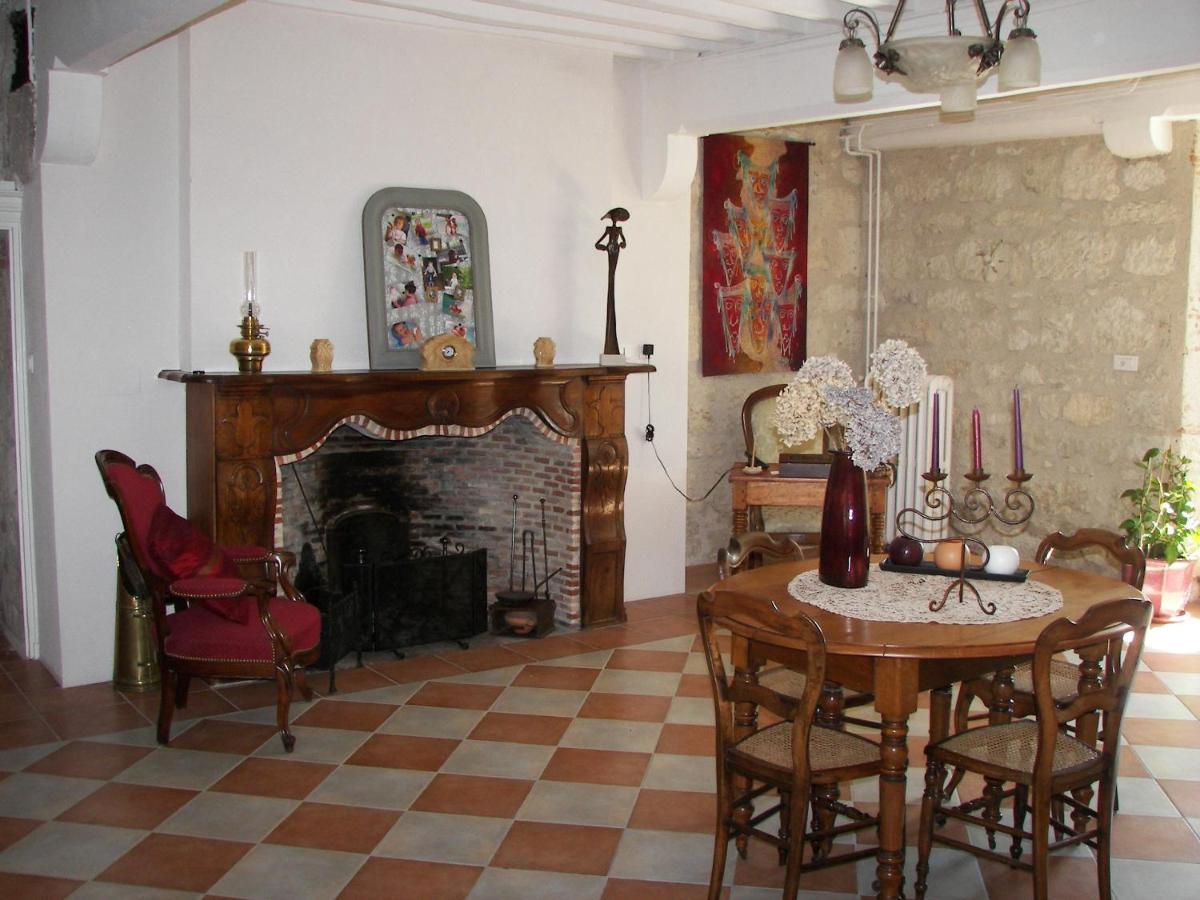 Bed and Breakfast Domaine Du Noble Saint-Jean-de-Thurac Esterno foto