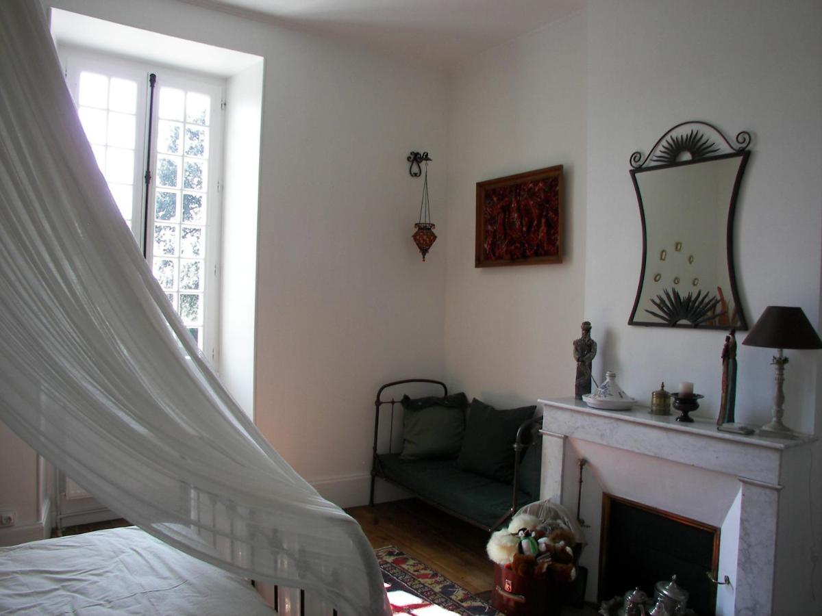 Bed and Breakfast Domaine Du Noble Saint-Jean-de-Thurac Esterno foto