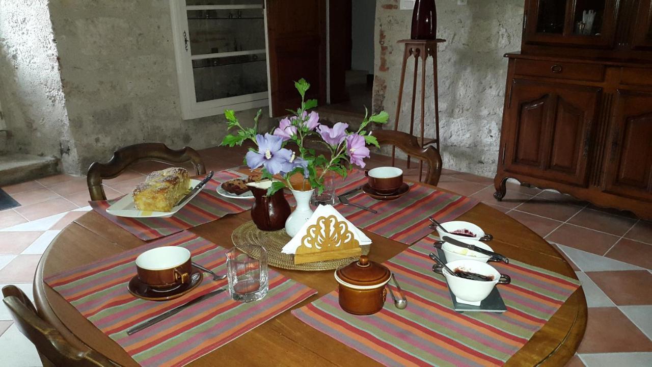 Bed and Breakfast Domaine Du Noble Saint-Jean-de-Thurac Esterno foto