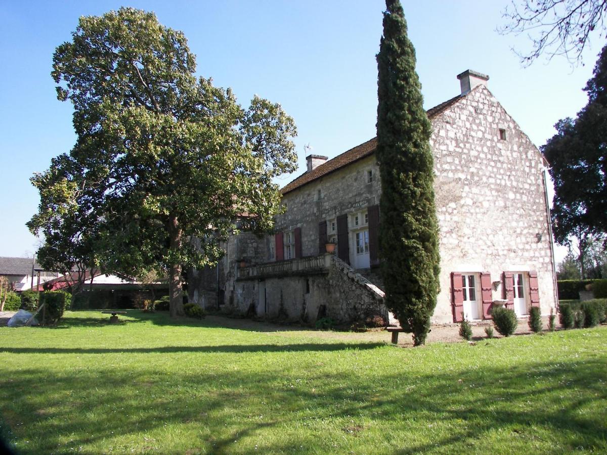 Bed and Breakfast Domaine Du Noble Saint-Jean-de-Thurac Esterno foto