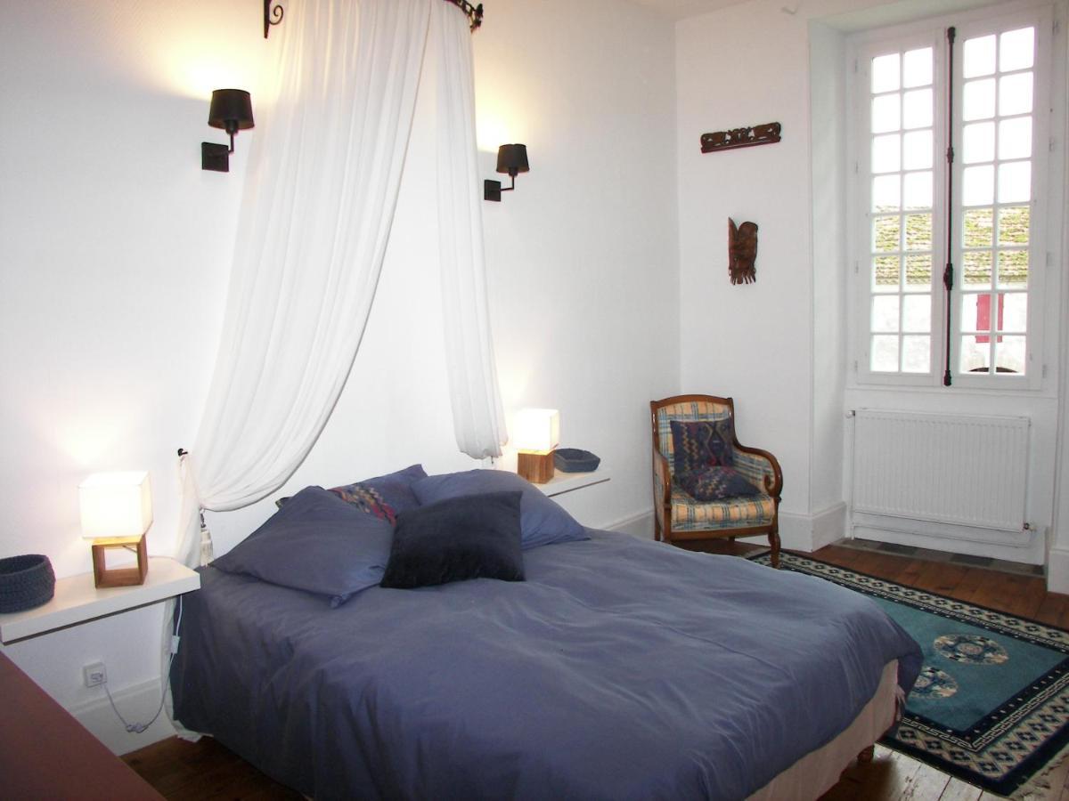 Bed and Breakfast Domaine Du Noble Saint-Jean-de-Thurac Esterno foto
