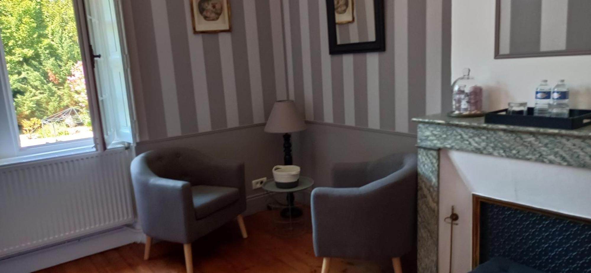 Bed and Breakfast Domaine Du Noble Saint-Jean-de-Thurac Esterno foto